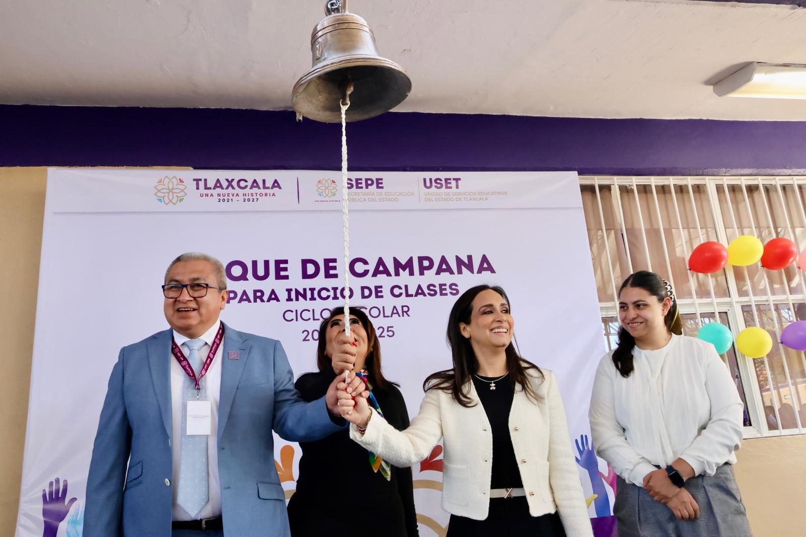 Inicia ciclo escolar 2024-2025 y regresan a clases más de 361 mil alumnos